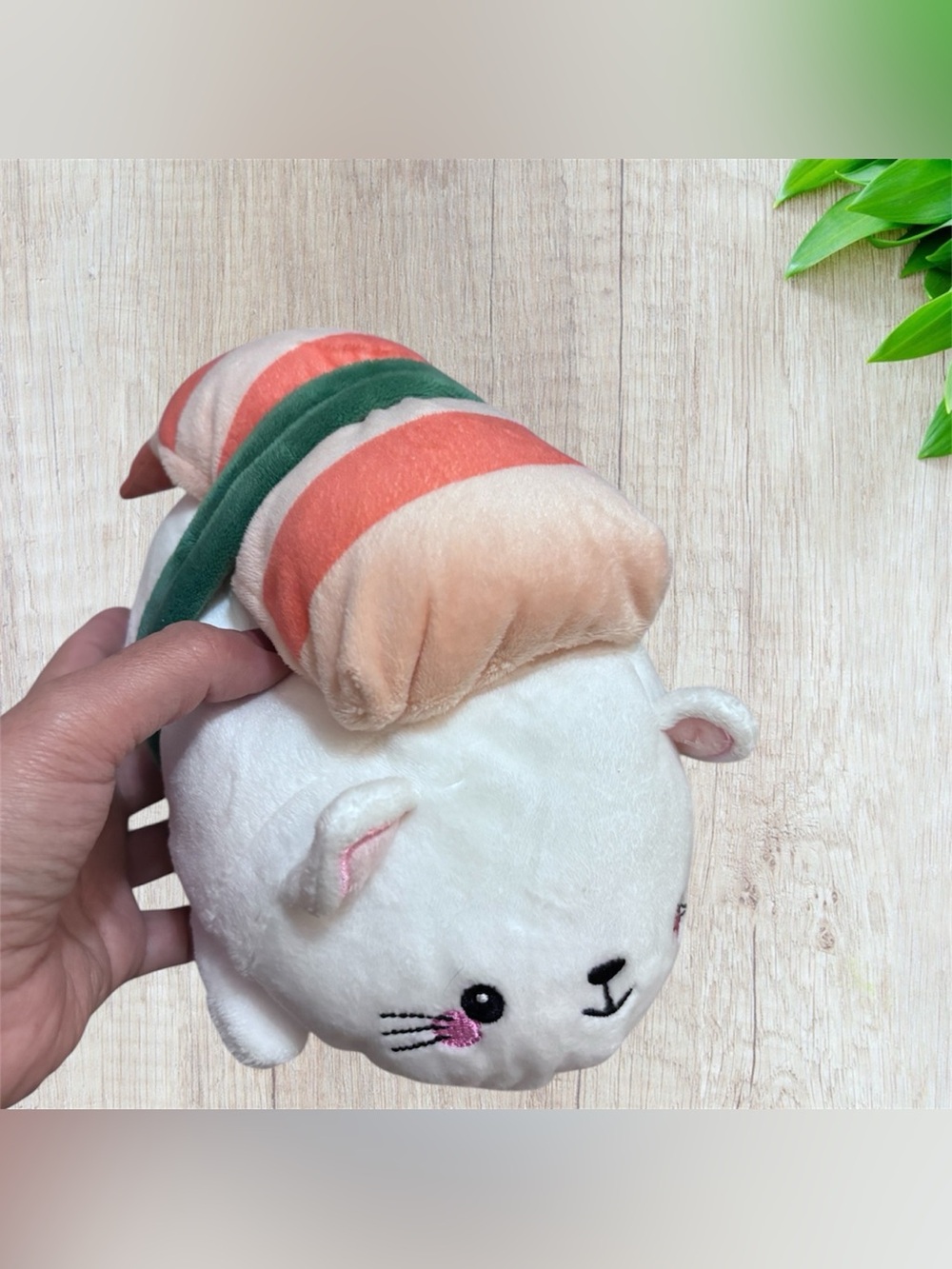 Assorted plushy bundle - Picture 2 of 9